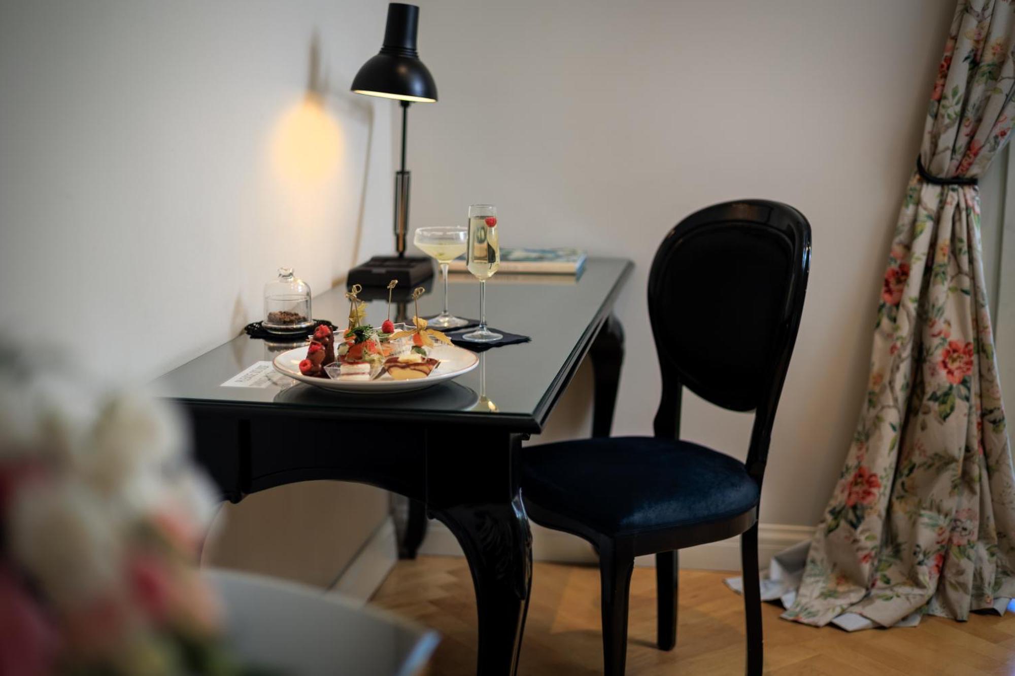 Arte Boutique Hotel Tirana Exteriör bild